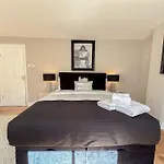 Stylish Portobello Road Two-Bed Flat