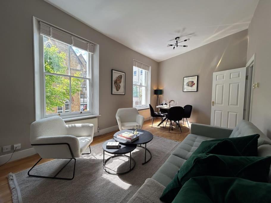Stylish Portobello Road Two-bed Flat Appartement *