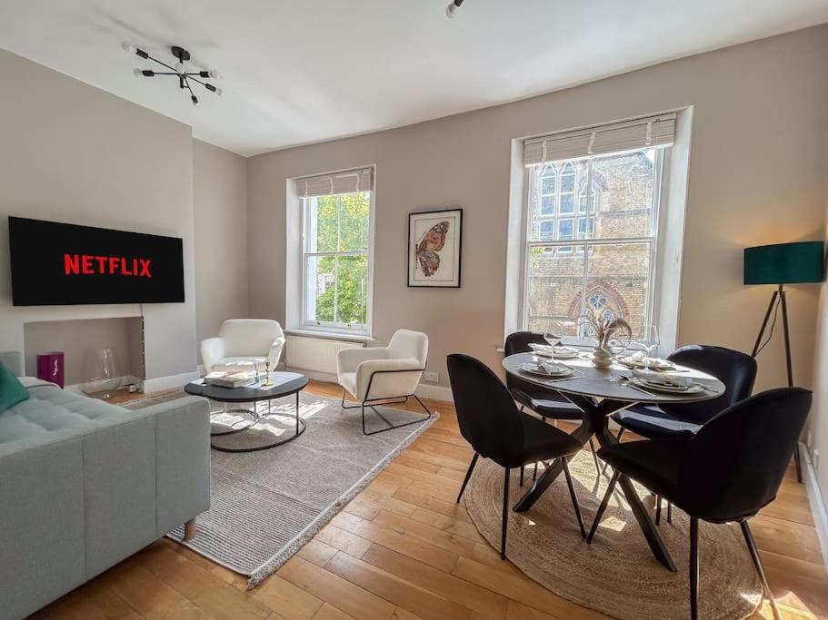 Stylish Portobello Road Two-bed Flat Appartement Londres
